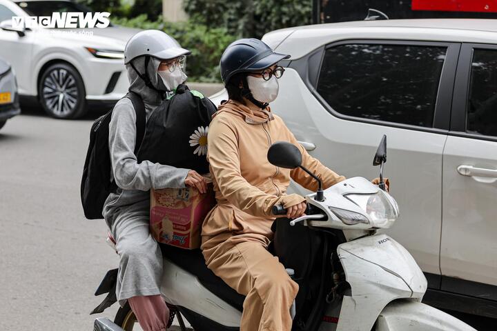 Nội đô 'dễ thở', cửa ngõ Hà Nội ùn ứ trong ngày đầu nghỉ lễ - 12