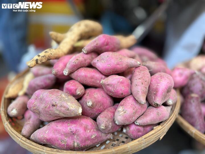 Nghỉ lễ, người dân TP.HCM đổ về Phiên chợ Xanh - Tử tế, săn nông sản sạch - 6