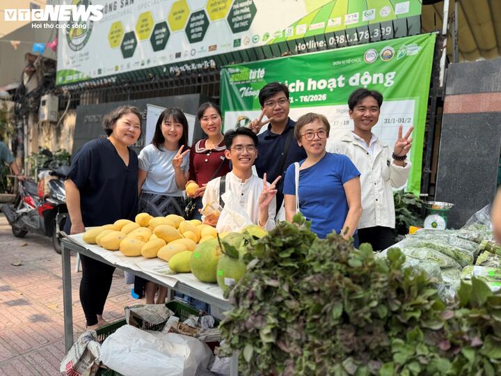 Sau 10 năm phát triển, Phiên chợ Xanh - Tử tế không chỉ là nơi giao thương mà còn là biểu tượng của niềm tin giữa người sản xuất và người tiêu dùng.
