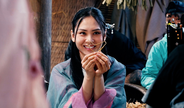 Hoa hậu Việt duy nhất đóng phim mùa lễ: Lọt top 40 Miss World, giờ lấn sân ca sĩ - 2