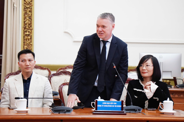 Đại diện các nhà đầu tư cam kết về tiến độ và định hướng phát triển bền vững khi thực hiện dự án.