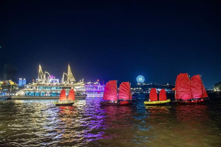 Việc tái hiện hình ảnh ấy trong một sản phẩm giải trí hiện đại không chỉ khơi dậy ký ức văn hóa biển, mà còn chuyển hóa biểu tượng truyền thống thành ngôn ngữ trình diễn đương đại.