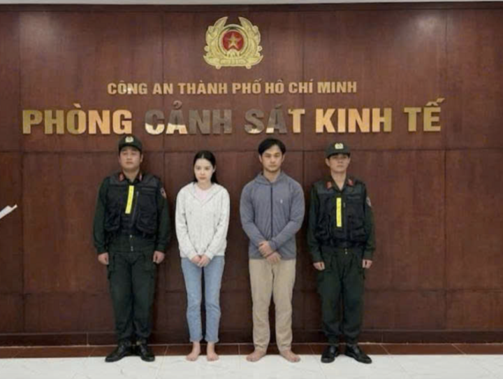 Trần Thị Như Hảo và chồng là Nguyễn Trọng Anh tại cơ quan điều tra.