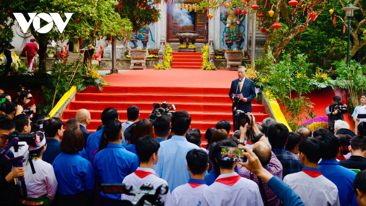 Sau phần nghi lễ dâng hương, Tổng Bí thư, Chủ tịch nước Tô Lâm có bài phát biểu, gửi tới toàn thể đồng chí, đồng bào lời thăm hỏi chân tình, lời chúc sức khỏe, bình an, đoàn kết và hạnh phúc.