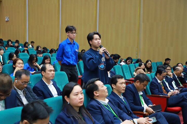 Học viện Nông nghiệp Việt Nam quyết định tạm dừng quy định bắt buộc tham gia câu lạc bộ ít nhất 24 tháng để rà soát, hoàn thiện. (Ảnh minh họa: VNUA)