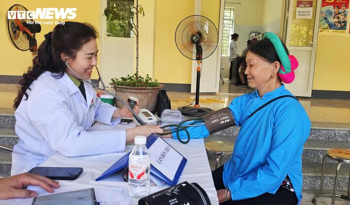 Với nền tảng sẵn có, ngành Y tế Quảng Ninh thực hiện mục tiêu khám sàng lọc sức khỏe miễn phí cho hơn 1,4 triệu người dân. (Ảnh: Tiến Thắng)