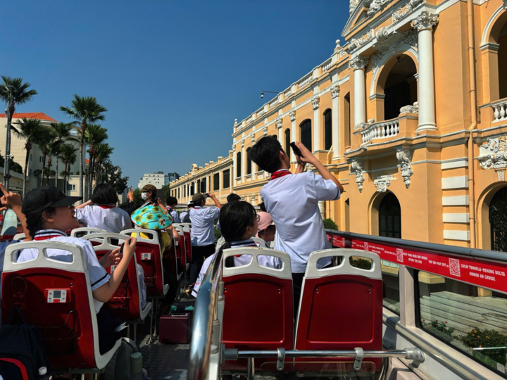 Nhiều tour du lịch khám phá TP.HCM cũng đang được nâng cấp, làm mới hướng đến 50 năm thành phố Sài Gòn - Gia Định chính thức mang tên TP.HCM. (Ảnh: Hà Linh)