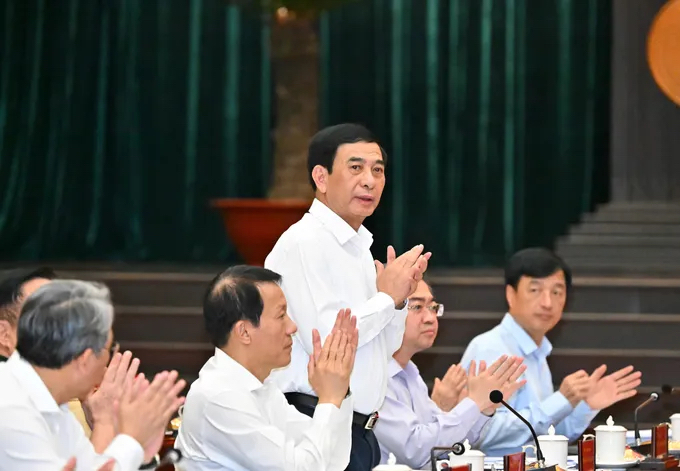 Đại tướng Phan Văn Giang, Phó Thủ tướng, Bộ trưởng Bộ Quốc phòng dự buổi làm việc với Ban Thường vụ Thành ủy TP.HCM. (Ảnh: Việt Dũng)