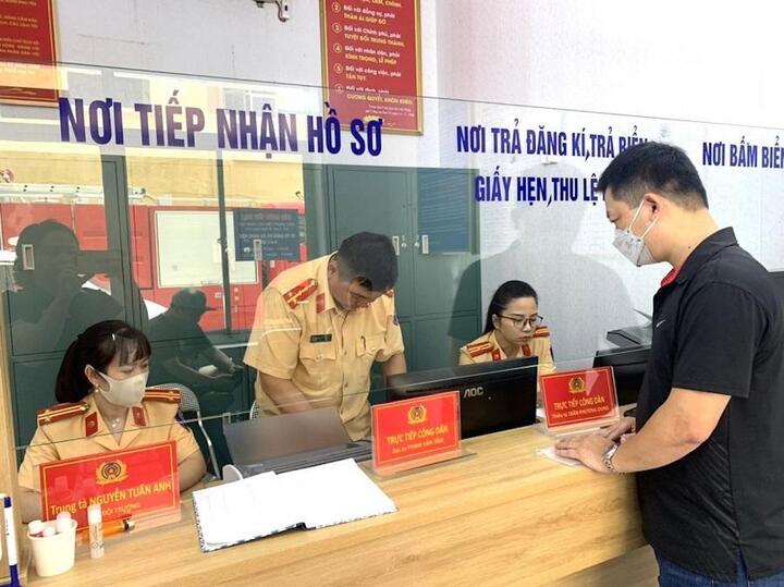 Điều 32 Nghị định 168 quy định về mức xử phạt với trường hợp xe chưa sang tên chính chủ.