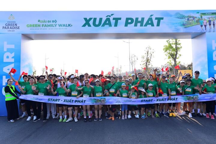 Hơn 1.000 người tham gia Green Family Walk Cần Giờ.