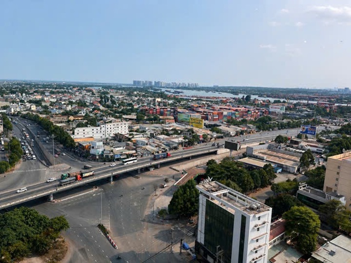 Ngã tư Vũng Tàu nơi giao với Quốc lộ 51 sẽ làm đường trên cao và Dự án Kéo dài tuyến metro Bến Thành - Suối Tiên đến Trung tâm hành chính tỉnh và Sân bay Long Thành đi qua.
