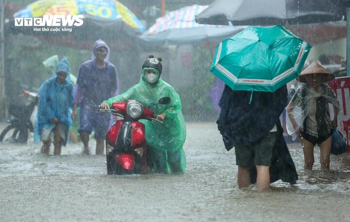 Ngày 29/4, Bắc Bộ và Trung Bộ mưa lớn. (Ảnh minh hoạ: Anh Trí)