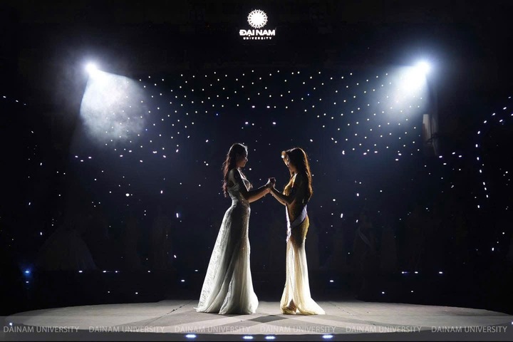 Top 2 chung cuộc hồi hộp giây phút chờ đợi xướng tên người đăng quang.