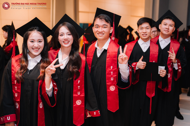 Theo Thu Hương, việc thử sức ở nhiều môi trường khác nhau là cách để sinh viên hiểu rõ bản thân và chuẩn bị tốt hơn cho tương lai.
