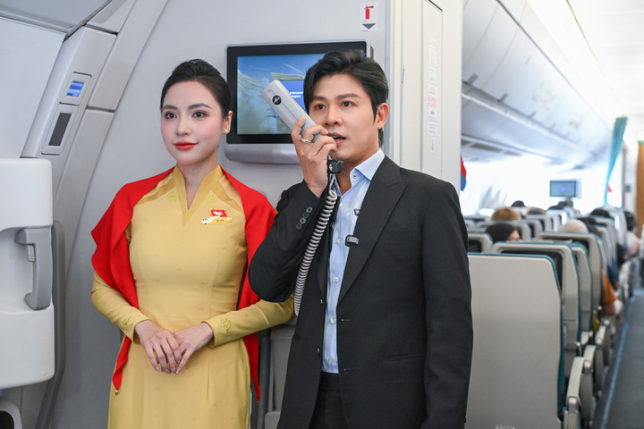Nhạc sĩ Nguyễn Văn Chung chia sẻ cảm xúc trên chuyến bay đặc biệt.