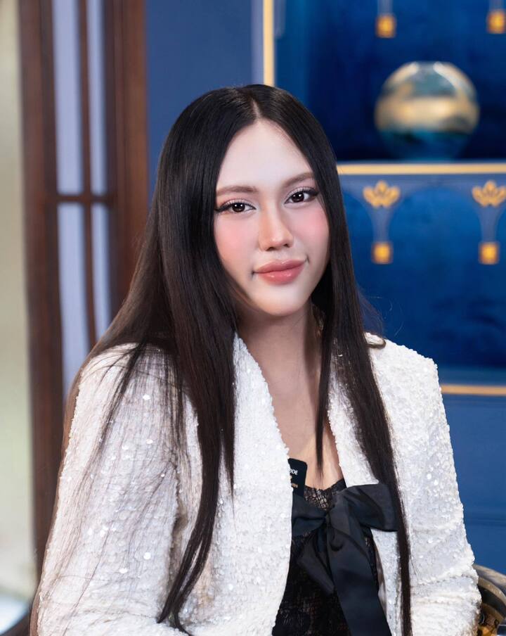 Sofia vẫn loay hoay với nghề.