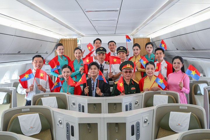 Vietnam Airlines không chỉ chuyên chở hành khách mà còn chuyên chở niềm tự hào dân tộc, tinh thần đoàn kết và khát vọng vươn lên mạnh mẽ của Việt Nam trên bầu trời khu vực và thế giới.