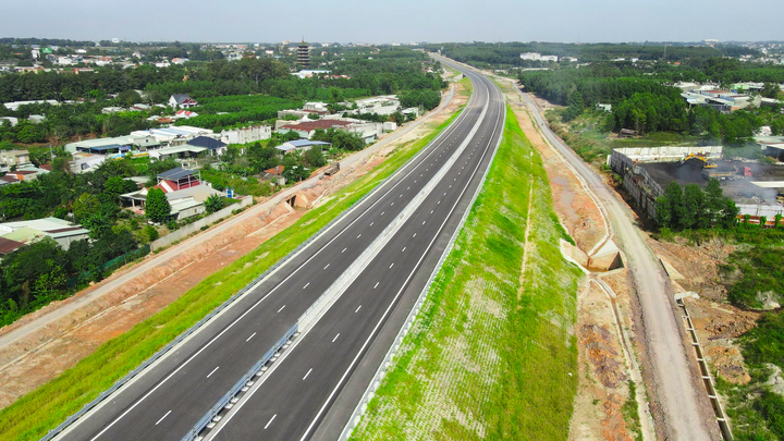Tuyến cao tốc Biên Hòa – Vũng Tàu vừa thông xe, góp phần tăng kết nối liên vùng và thúc đẩy phát triển kinh tế khu vực.