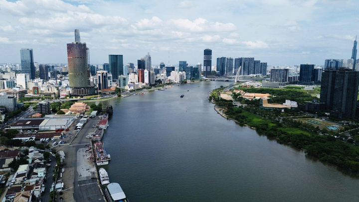 Bảo tàng Hồ Chí Minh chi nhánh TP.HCM là thành phần mở đầu của Dự án Công viên văn hóa Bến Nhà Rồng - Khánh Hội và cây xanh công cộng ven sông Sài Gòn, quy mô 147 ha.