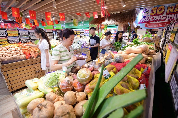 Co.opmart tăng cường ưu đãi rau củ tươi góp phần làm phong phú bữa ăn gia đình dịp lễ.