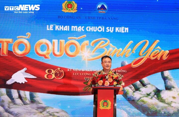 Thượng tướng Phạm Thế Tùng phát biểu trong đêm khai mạc.