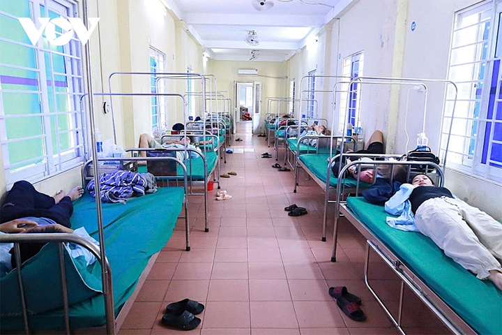 Từ ngày 17/4 dến 12h ngày 20/4 có hàng chục người nhập viện nghi ngộ độc sau khi ăn bánh mỳ.