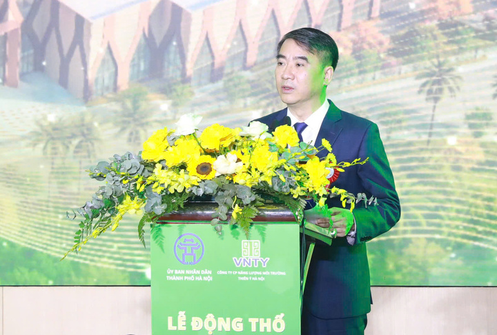 Phó Chủ tịch UBND TP Hà Nội Nguyễn Xuân Lưu phát biểu tại buổi lễ.