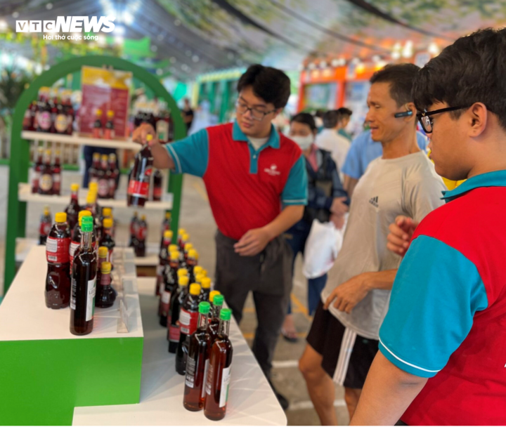 Năm 2026, nước mắm Liên Thành tròn 120 năm tuổi, là một trong số ít ỏi doanh nghiệp ở Miền Nam đi qua 2 cuộc chiến.