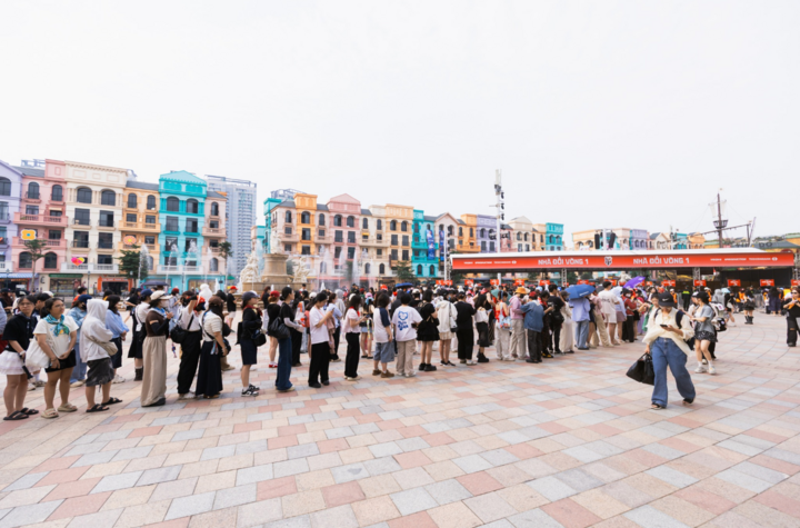 Không gian rộng rãi tại Grand World và công tác tổ chức chuyên nghiệp giúp các hoạt động check-in diễn ra quy củ và nhanh chóng.