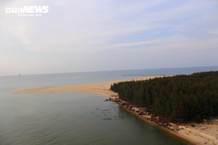 Mới đây, UBND TP Huế phê duyệt đầu tư dự án hạ tầng kỹ thuật và Công viên văn hóa đa năng tại bờ biển Thuận An, với tổng mức đầu tư gần 117,85 tỷ đồng. Dự án do Ban Quản lý dự án Đầu tư xây dựng khu vực 1 làm chủ đầu tư, nhằm phát triển hạ tầng đô thị, thiết chế văn hóa theo hướng mở rộng ra biển.