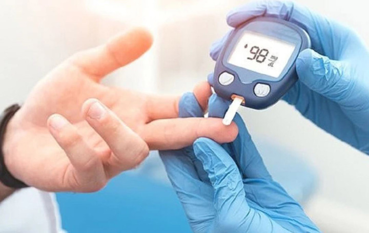 Cần ăn uống khoa học và vận động để tránh tiểu đường.