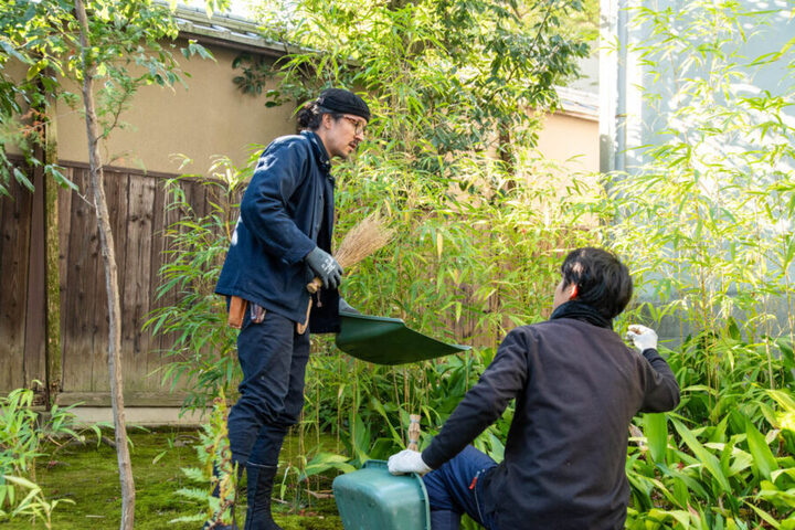 Tâm lý tránh để người khác mang nợ nên người Nhật thường chủ động không cho quả thừa. (Ảnh: Jptimes)