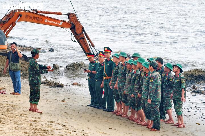 Bộ Chỉ huy Quân sự tỉnh Gia Lai phân công nhiệm vụ trục vớt vật thể.