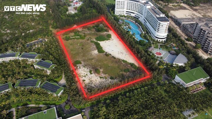 Toàn bộ khu vực đã được quây tôn, san ủi mặt bằng, sẵn sàng cho các hạng mục thi công chính.