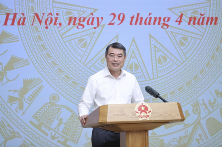 Thủ tướng Lê Minh Hưng nhiệt liệt chúc mừng chiến công đặc biệt của đội tuyển và cũng là của thể thao Việt Nam - Ảnh: VGP/Nhật Bắc