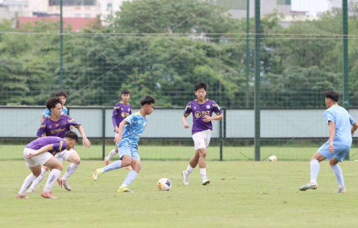 Sáng 19/4, đội tuyển U17 Việt Nam đã có trận đấu tập nội bộ với đội Trẻ Hà Nội trước khi chốt danh sách chính thức tham dự Vòng chung kết U17 châu Á 2026. (Nguồn: VFF)