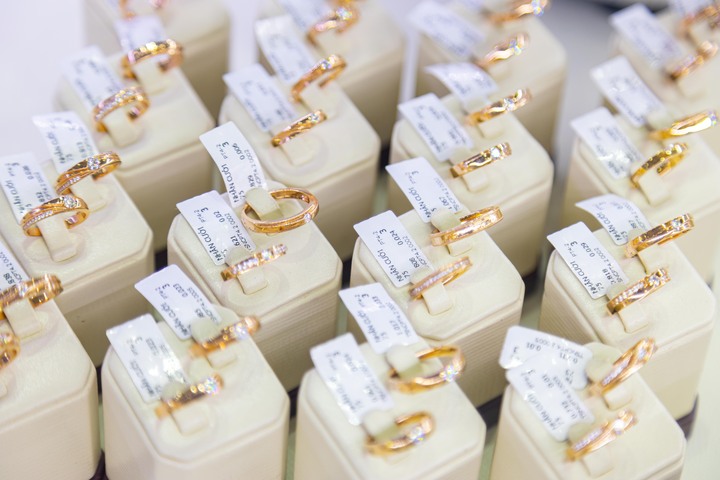 Giá vàng lao dốc không phanh. (Ảnh: Minh Đức).