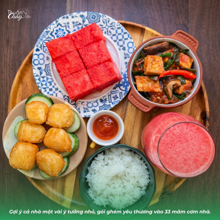 Một trong 33 mâm cơm thuần chay được thương hiệu chia sẻ đến mọi người (Nguồn: Fanpage Thuần Chay)
