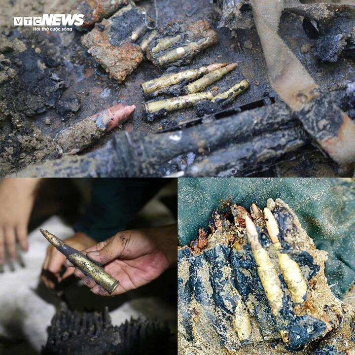 Đi kèm với đó là hàng chục băng đạn và hàng trăm viên đạn các loại như 12,7mm và 14,5mm. Có nhiều viên còn nguyên kíp nổ.