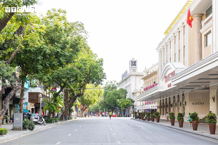 Ngắm Hà Nội vắng vẻ, yên bình trong kỳ nghỉ lễ 30/4 - 1/5 - 11