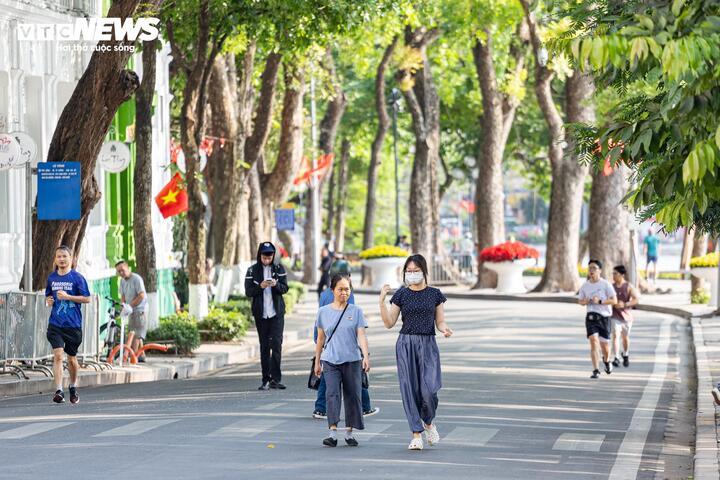 Ngắm Hà Nội vắng vẻ, yên bình trong kỳ nghỉ lễ 30/4 - 1/5 - 4