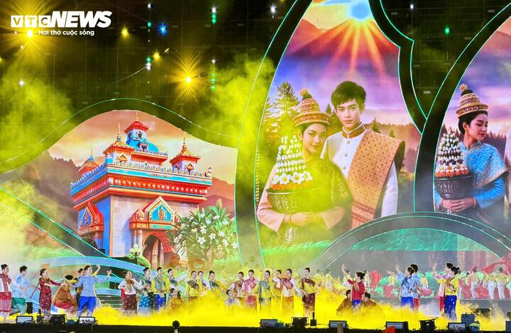 Những nét văn hóa đặc trưng do các đoàn nghệ thuật quốc tế mang đến tại Carnaval Hạ Long 2026.