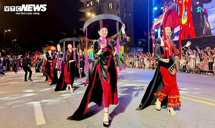 Nét đẹp từ trang phục truyền thống.