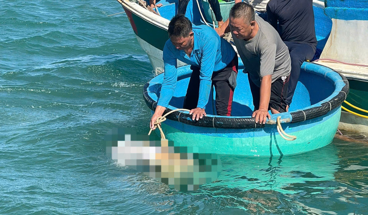 Nhóm thợ lặn tìm thấy thi thể thợ hàn.