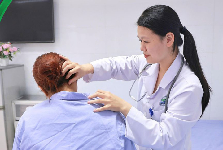 Cô gái 20 tuổi lo lắng với biến chứng tiểu đường (Ảnh: BVCC)