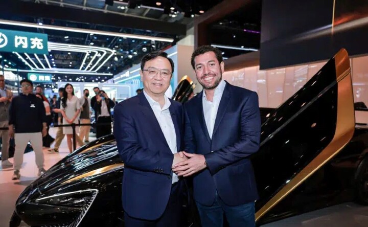 Chủ tịch BYD Wang Chuanfu tại lễ bàn giao xe.