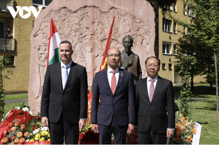 Kỷ niệm 136 năm Ngày sinh Chủ tịch Hồ Chí Minh tại Hungary - 4