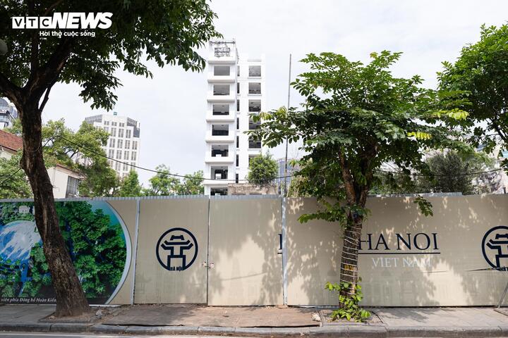 Hà Nội phá dỡ khách sạn 9 tầng bên Hồ Gươm - 3