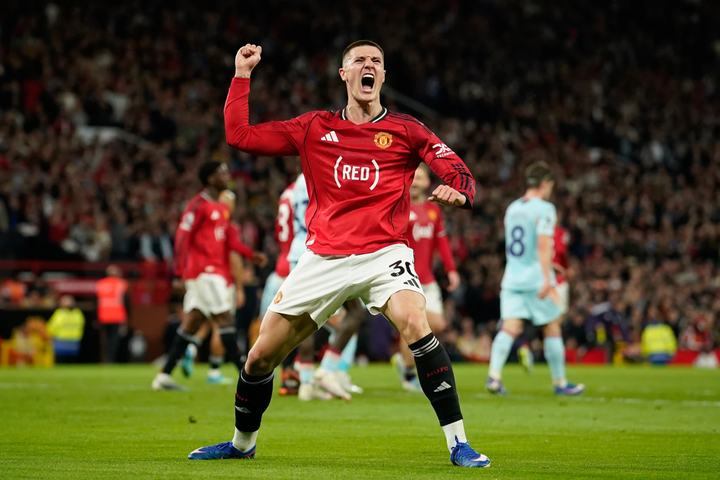Manchester United đang đứng thứ 3 trên bảng xếp hạng, hơn Liverpool 3 điểm. (Nguồn: AP)