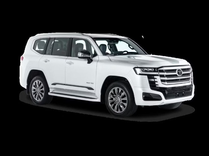 Toyota Land Cruiser hybrid có thêm logo 457 TT bên sườn và biểu tượng HEV trên cửa cốp.